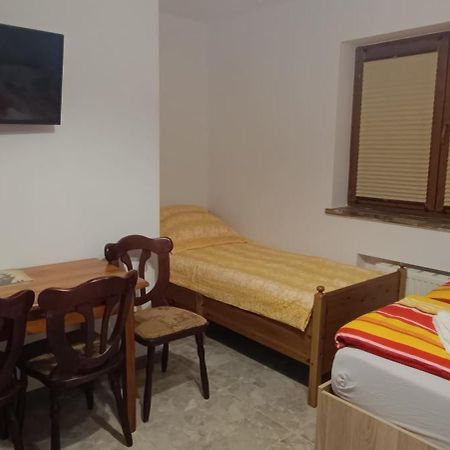 Apartamenty Z Ogrodem Nr 1 Studio Мронгово Экстерьер фото